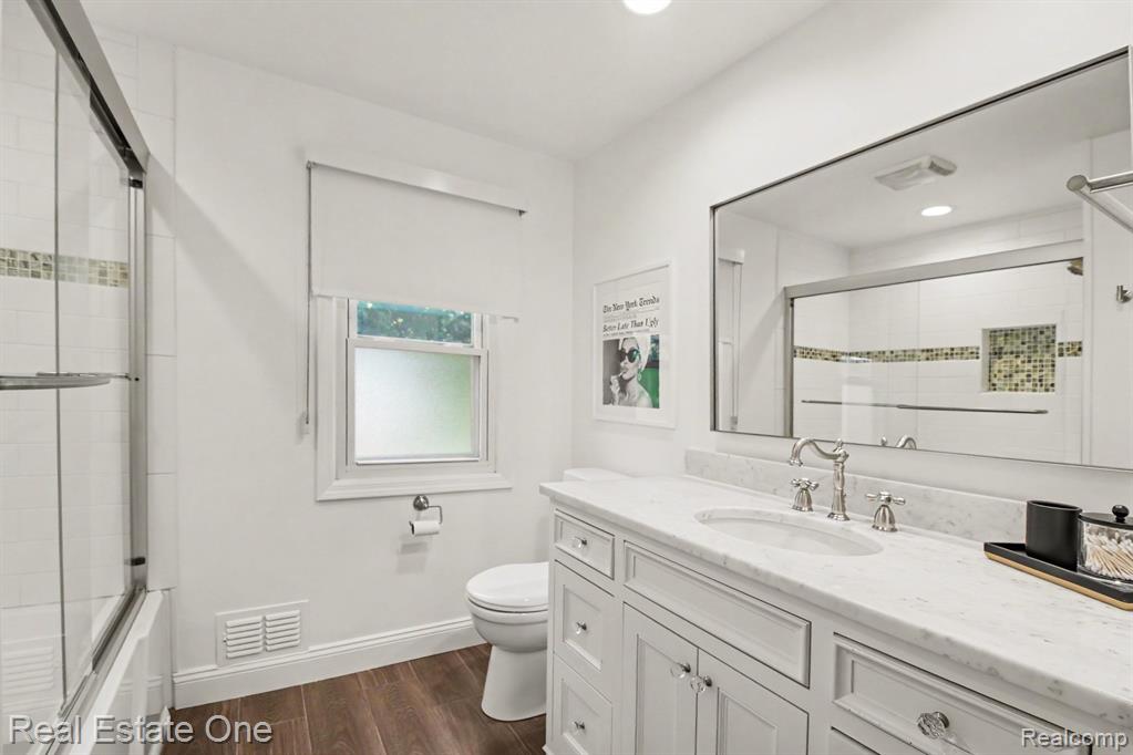 5963 Barnstable Court, West Bloomfield, MI — Photo 28