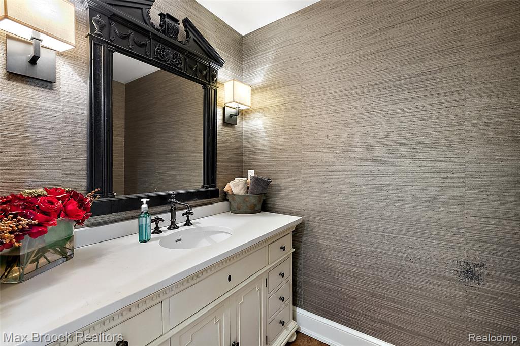 537 Pleasant Street, Birmingham, MI 48009 — Photo 15