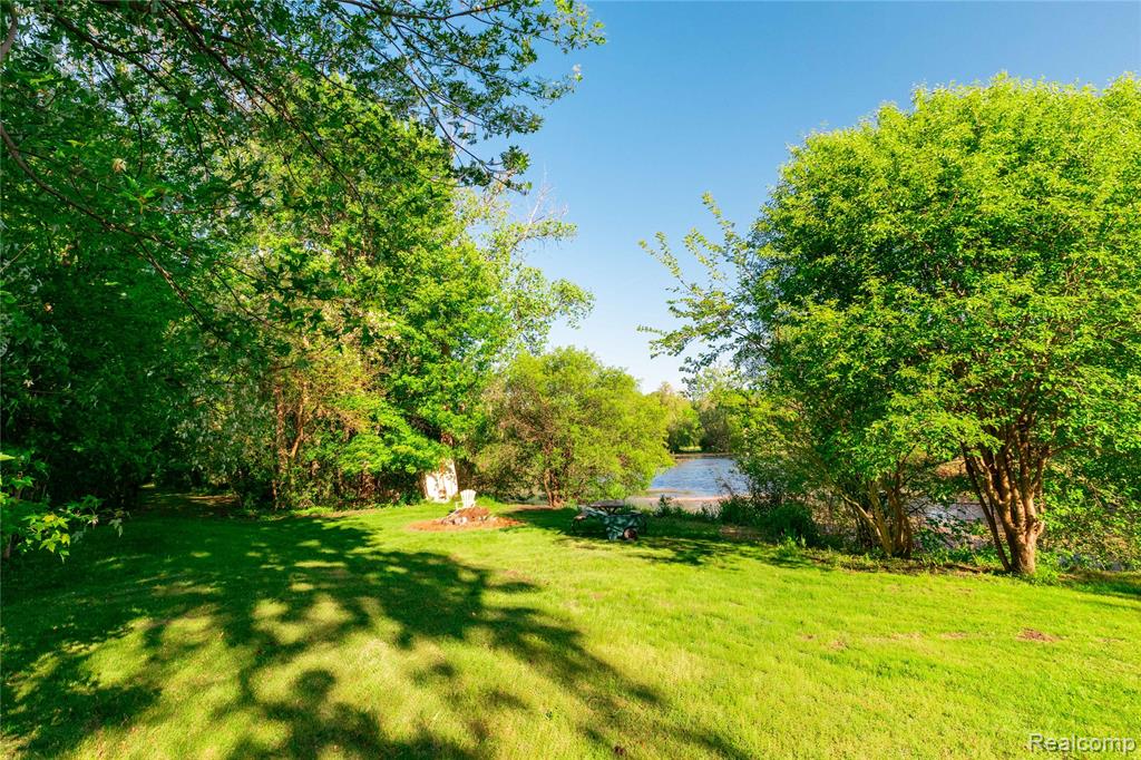 751 Lochaven Road, Waterford, MI 48327 — Photo 36