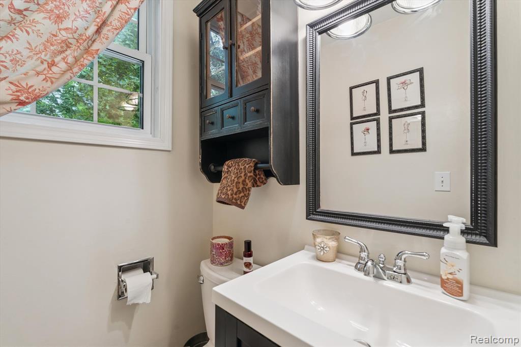 5374 Apple Hill Court, Flushing, MI 48433 — Photo 18