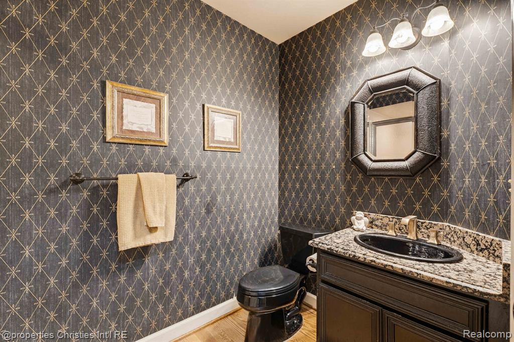 14281 Bournemuth Drive, Utica, MI 48315 — Photo 35