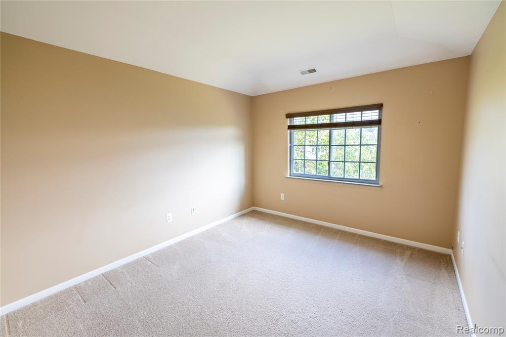 5674 Acorn Lane, Sterling Heights, MI 48314 — Photo 6