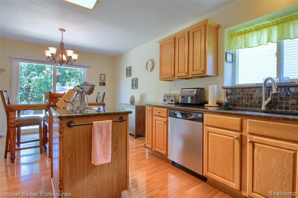 7749 Dover Drive, Ypsilanti, MI 48197 — Photo 11