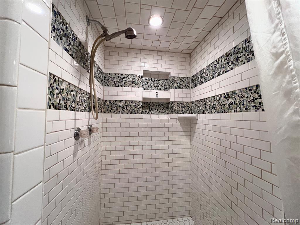 8488 HARDING, Center Line, MI 48015 — Photo 38