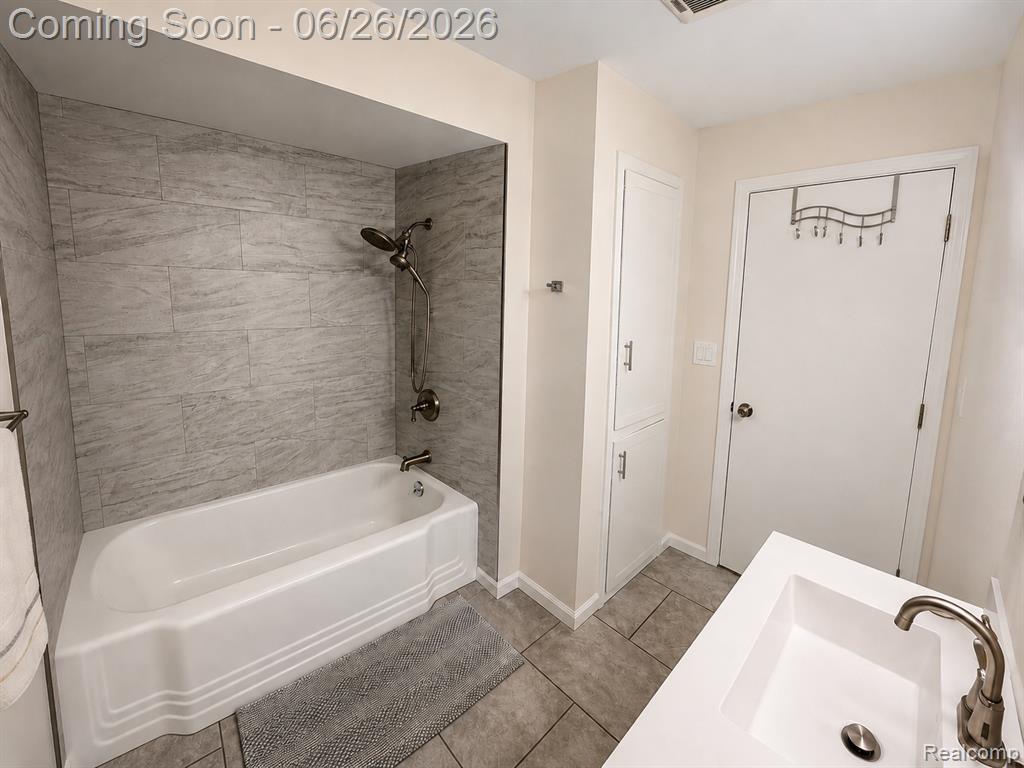 28546 Marquette Street, Garden City, MI — Photo 18