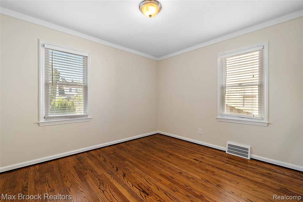 929 Cambridge Road, Berkley, MI 48072 — Photo 13