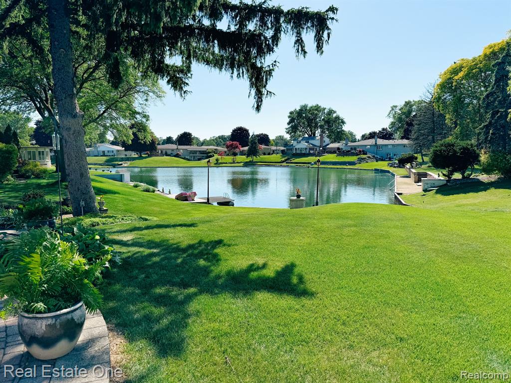 54511 MERKEL Lane, Shelby Twp, MI 48316 — Photo 11