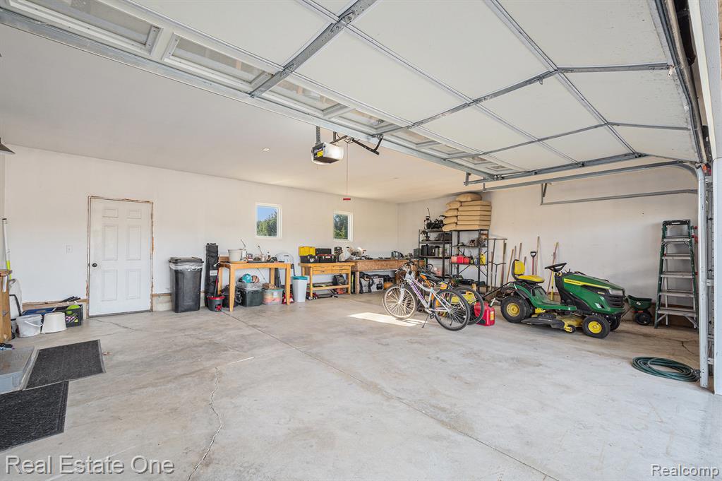 1074 Deer Valley Valley, Manchester, MI 48158 — Photo 37