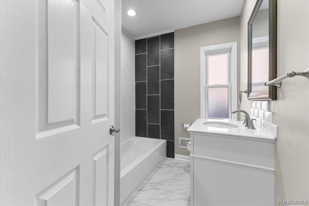 18065 Northlawn Street, Detroit, MI 48221 — Photo 11