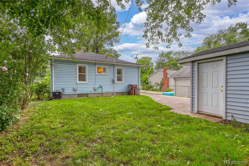 5427 NEWBERRY Street, Wayne, MI 48184 — Photo 3
