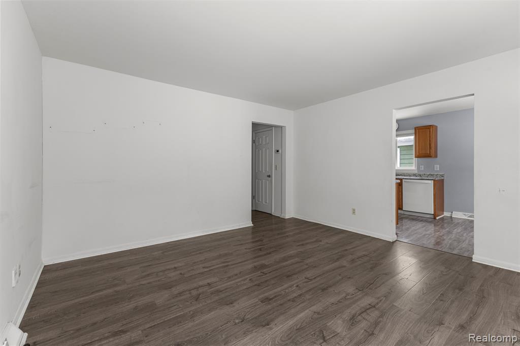 4421 Edgewood Street, Dearborn Heights, MI 48125 — Photo 10