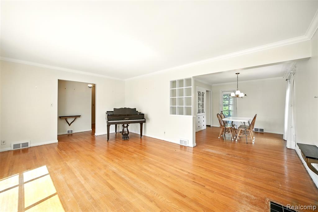 826 Shoreham Road, Grosse Pointe Woods, MI 48236 — Photo 7