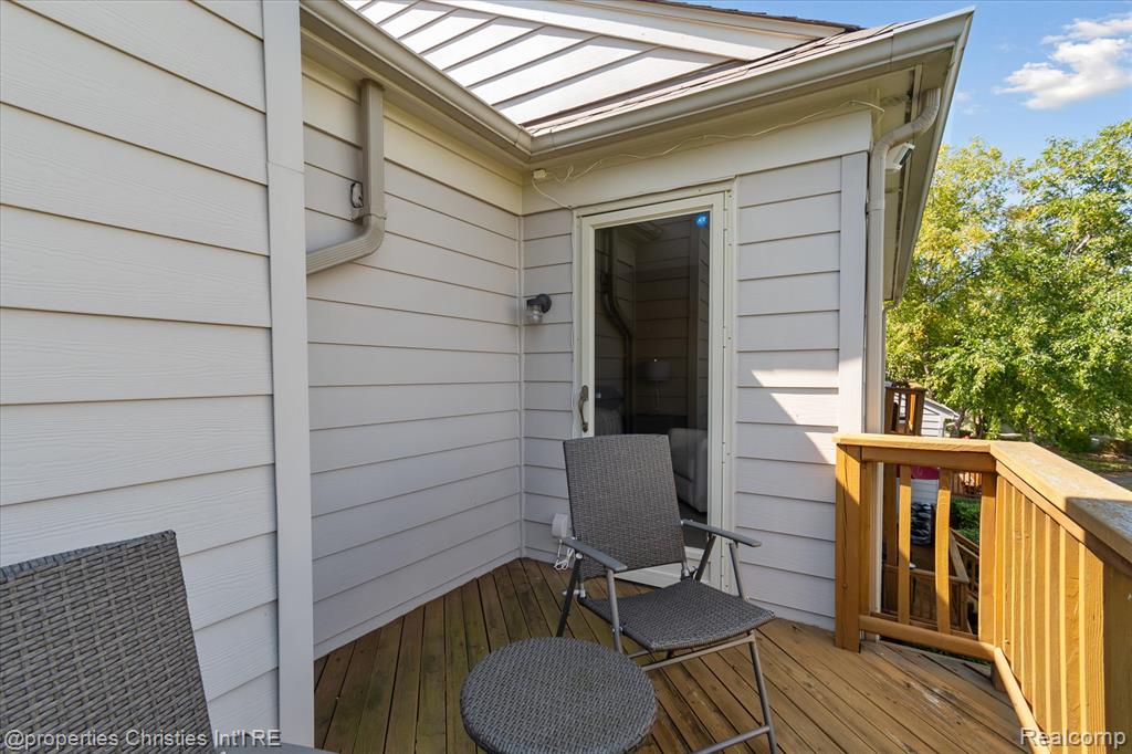 39510 Edgewater Drive, 100, Northville, MI 48168 — Photo 35