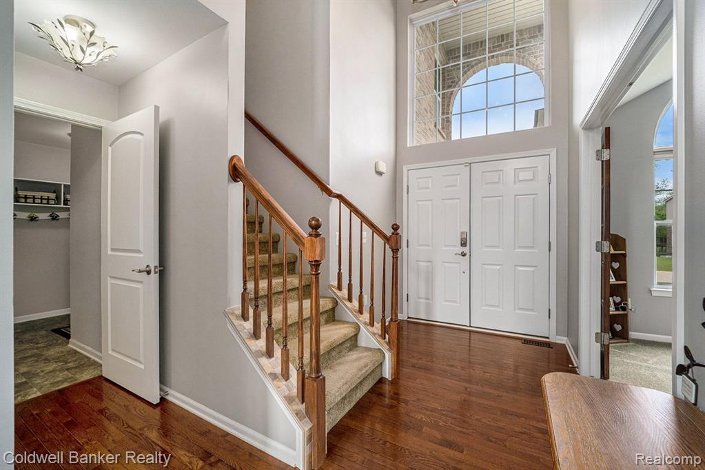53643 VALLEYWOOD Drive, South Lyon, MI 48178 — Photo 4