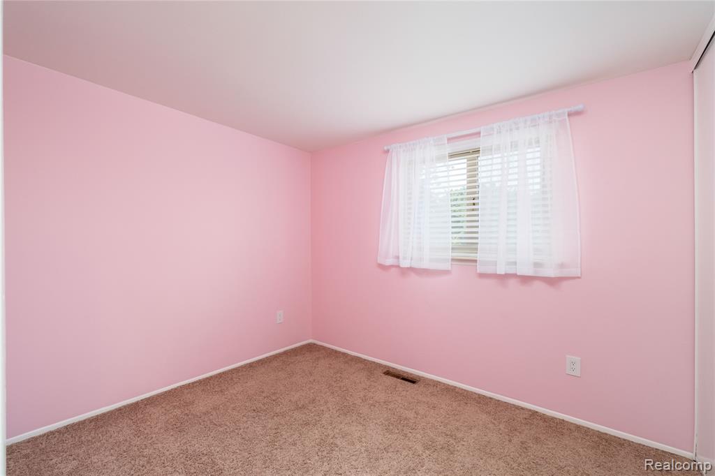 44114 Somerset Square, Canton, MI 48187 — Photo 23