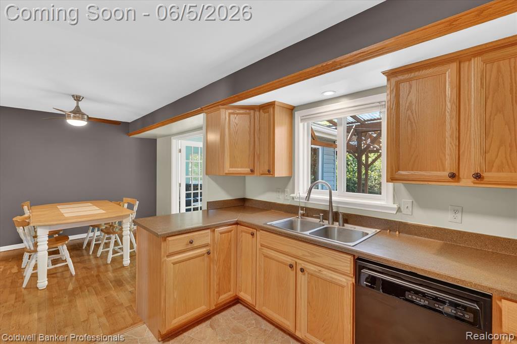 6076 Wild Turkey Road, Grand Blanc, MI 48439 — Photo 12