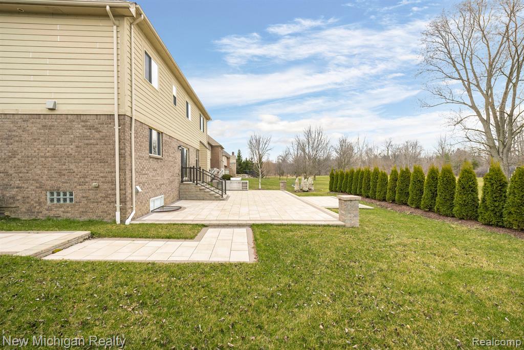 55038 TIMBERS EDGE Drive, Shelby Twp, MI 48316 — Photo 44