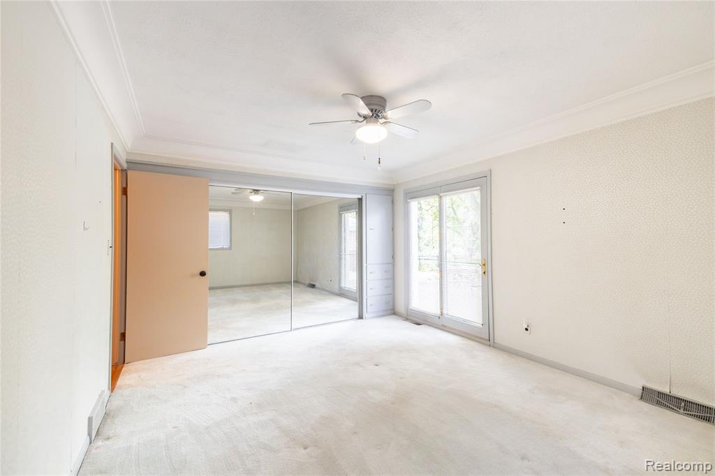 472 Riverside Drive, Wyandotte, MI 48192 — Photo 25