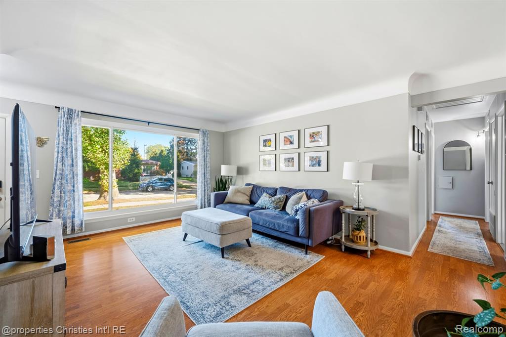 549 Provincetown Lane, Plymouth, MI 48170 — Photo 5