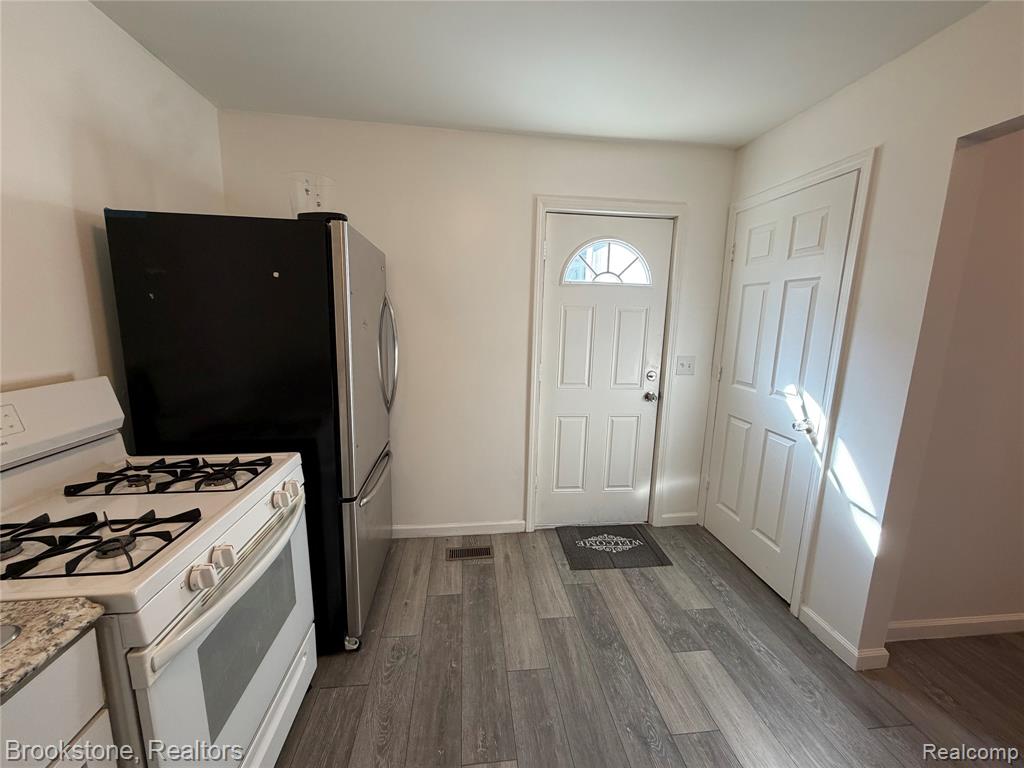 398 N Saginaw Street, Pontiac, MI 48342 — Photo 36