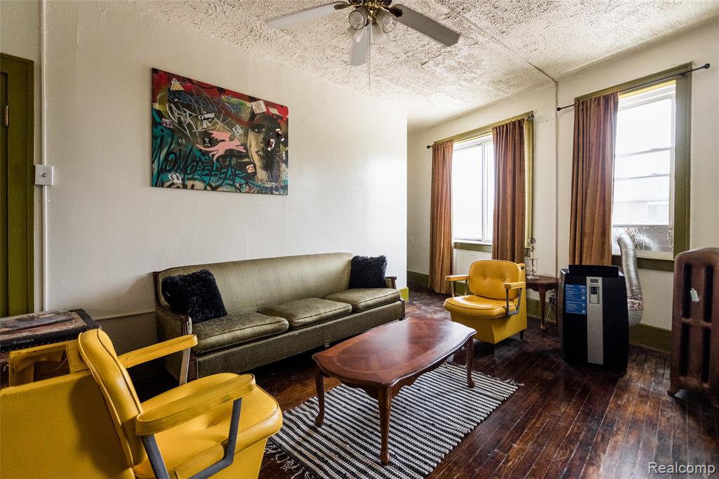 7824 Mount Elliott Street, Detroit, MI, 48211