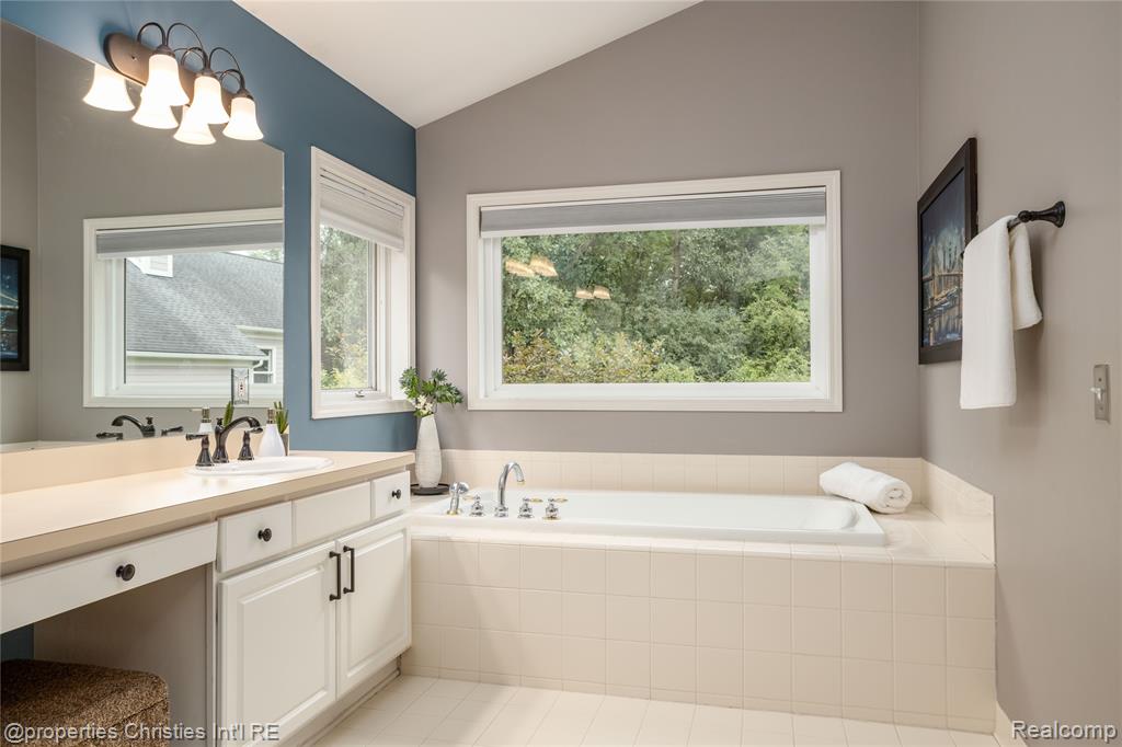 47320 Autumn Park Court, Novi, MI — Photo 31
