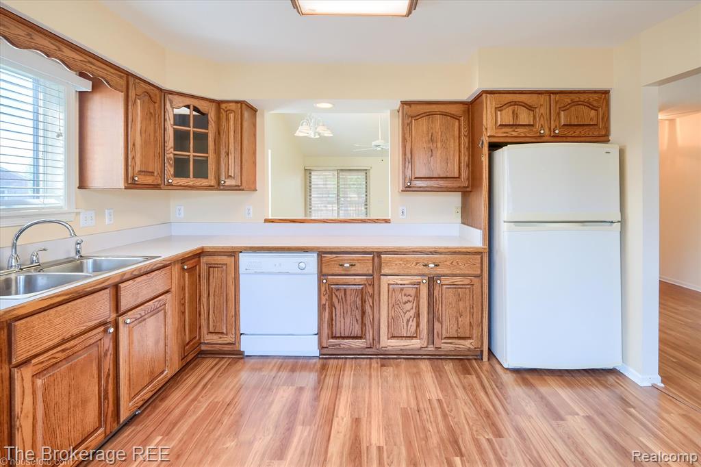 5930 Cross Creek Drive, 246, Swartz Creek, MI 48473 — Photo 17