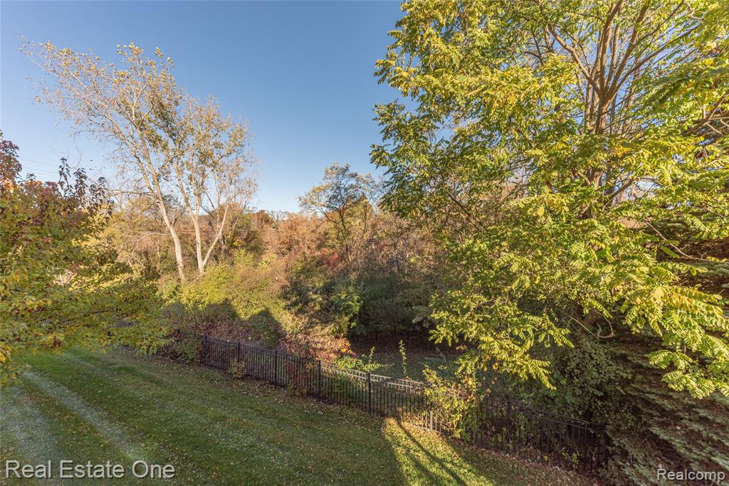 26610 Valhalla Drive, Farmington Hills, MI 48331 — Photo 6