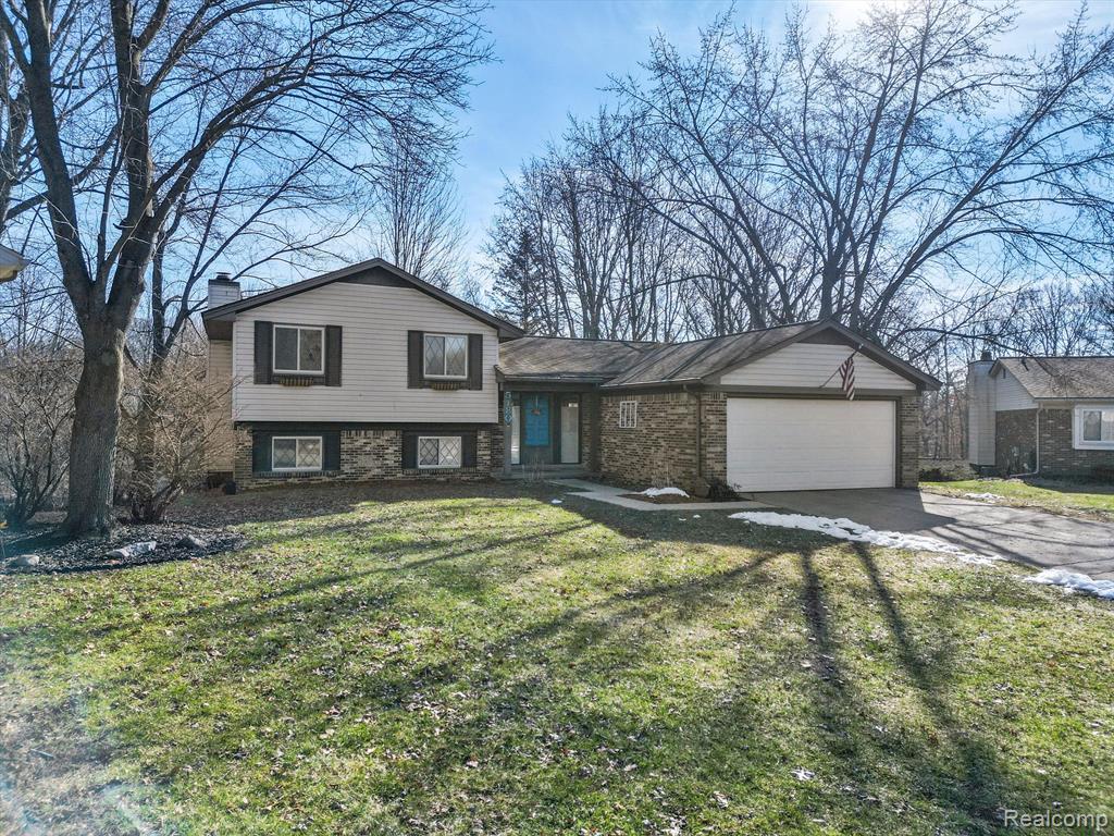 5180 WOODCREEK Trail, Clarkston, MI — Photo 44