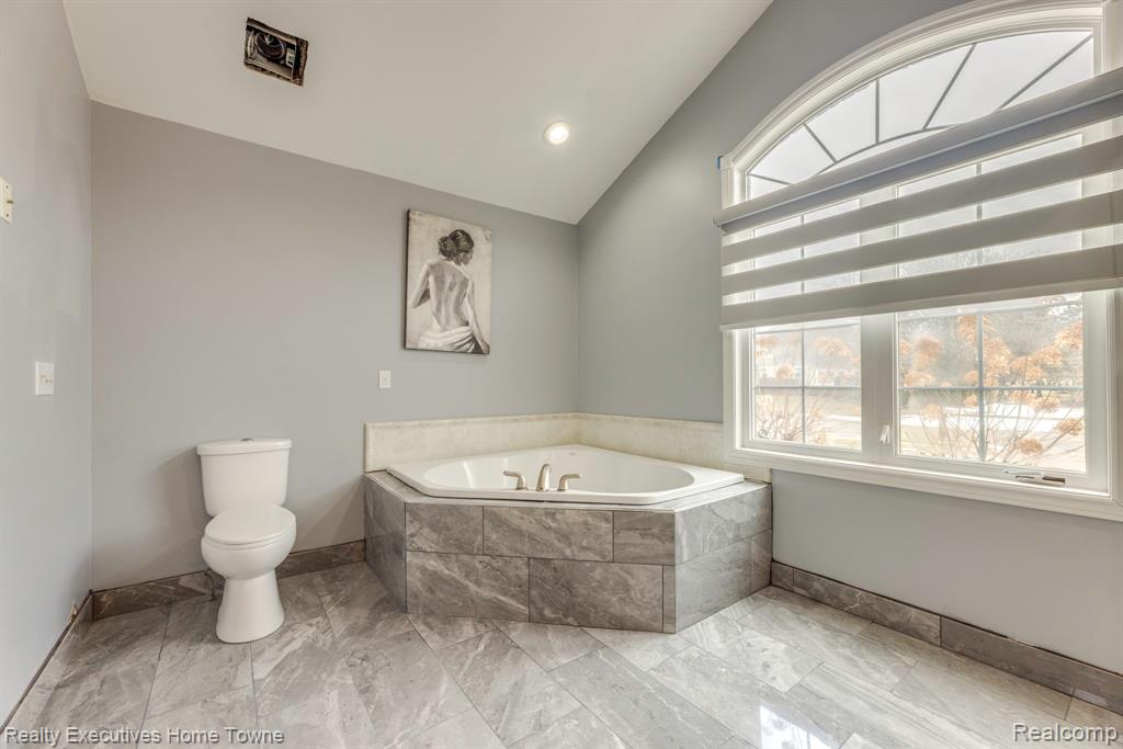 48896 KINGS Drive, Shelby Twp, MI 48315 — Photo 31