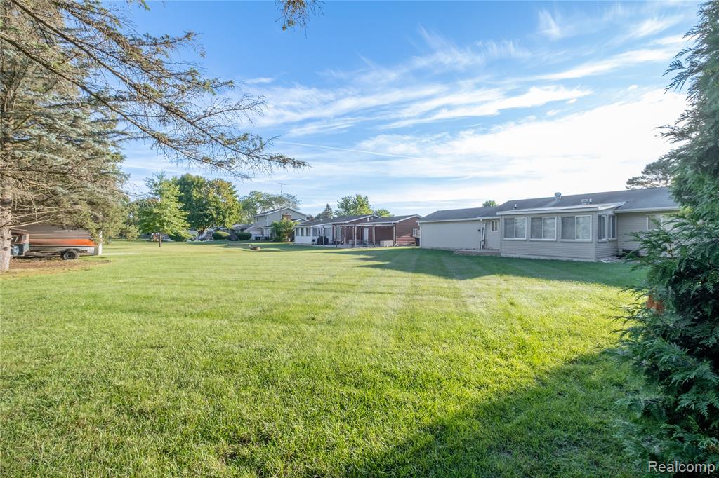 6120 King Arthur Drive, Swartz Creek, MI 48473 — Photo 19