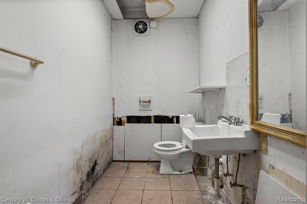 16300 W 7 Mile Road, Detroit, MI 48235 — Photo 32