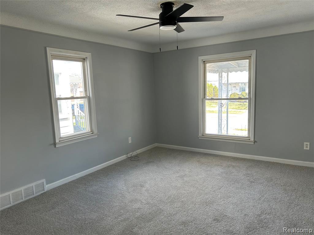 7546 Sterling, Center Line, MI 48015 — Photo 2