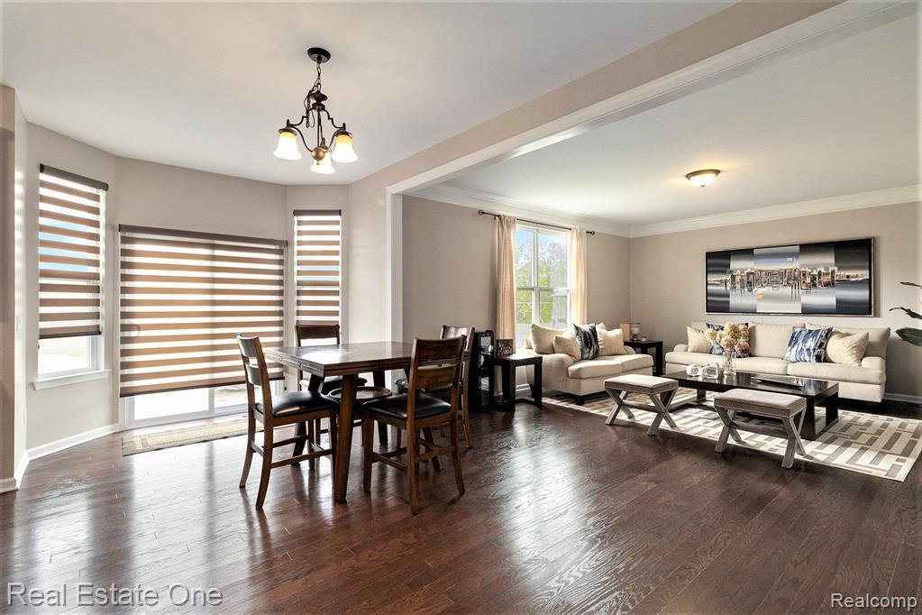 28406 OAKMONTE Circle E, New Hudson, MI 48165 — Photo 6