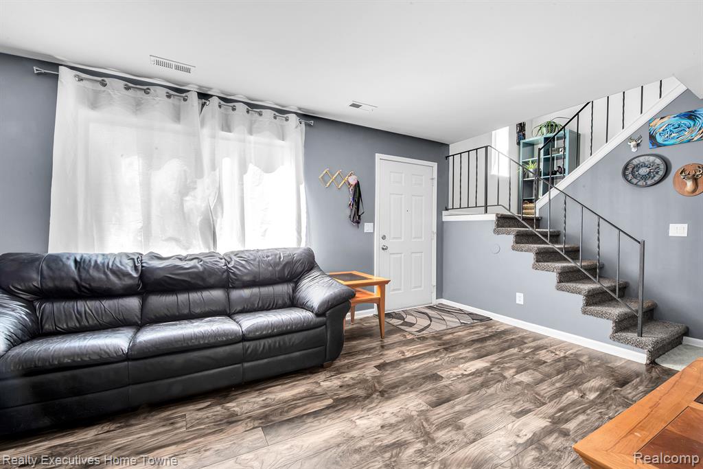 40856 HIGHPOINTE Drive, 16, Clinton Twp, MI 48038 — Photo 2
