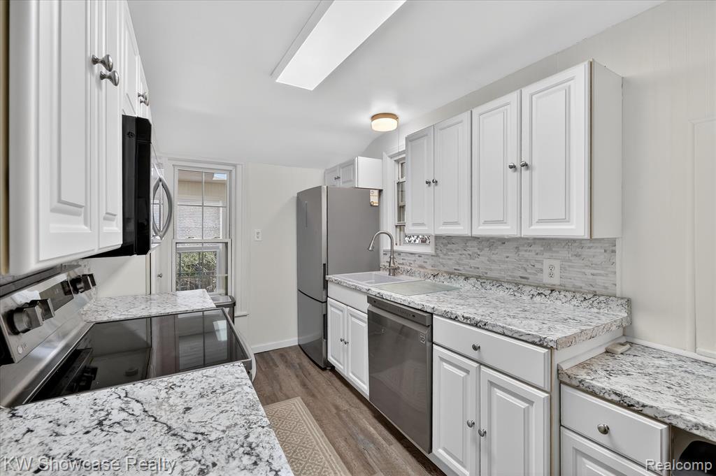 323 Franklin Street, Milford, MI 48381 — Photo 18