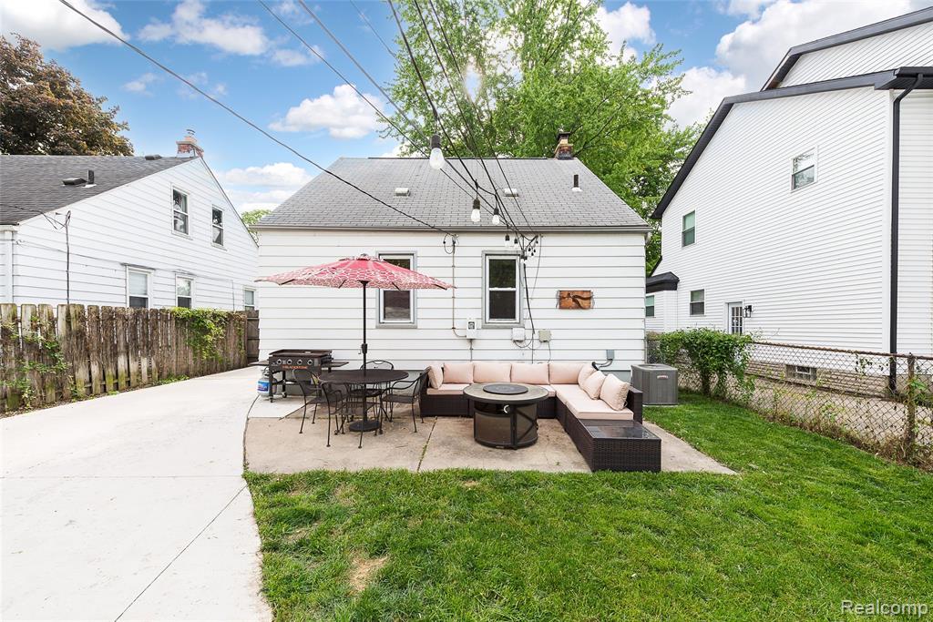 417 Helene Avenue, Royal Oak, MI 48067 — Photo 33