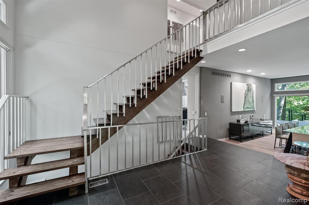 7371 Lindenmere Drive, Bloomfield Hills, MI 48301 — Photo 21