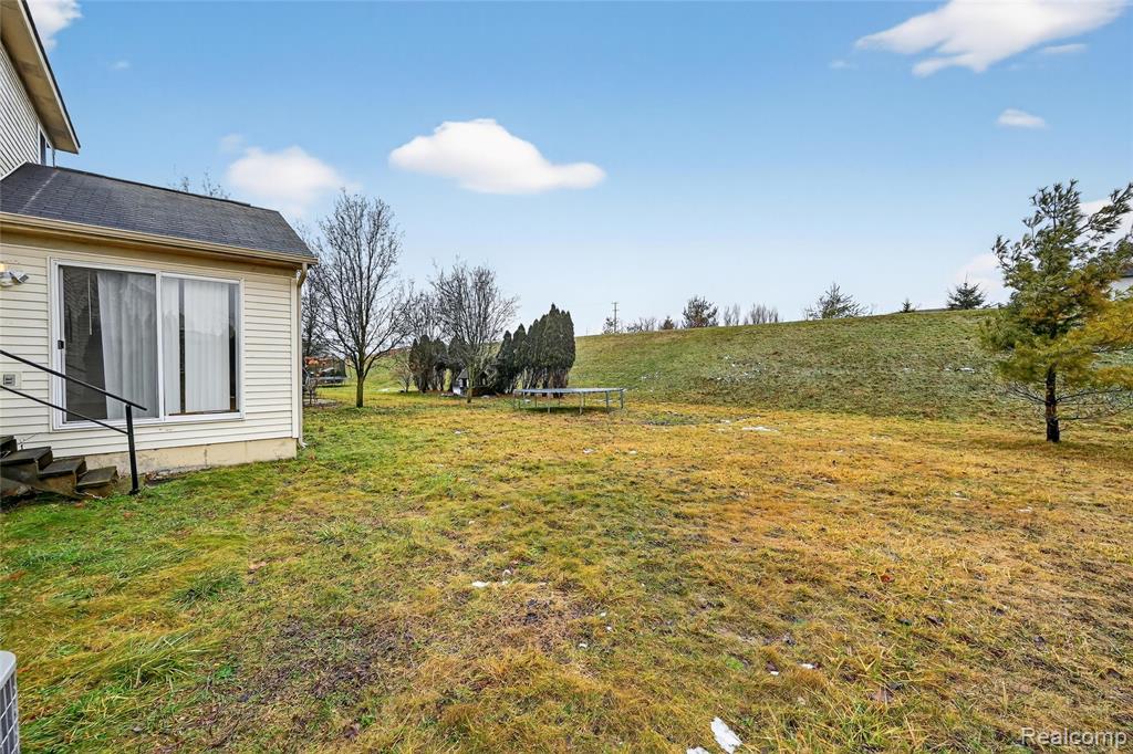 738 Arusha Drive, Pontiac, MI 48341 — Photo 28
