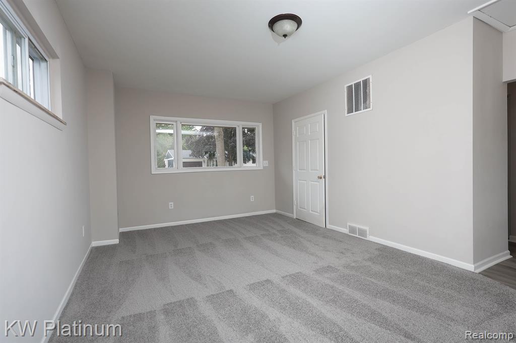 50659 Dartmoor Drive, Shelby Twp, MI 48317 — Photo 9