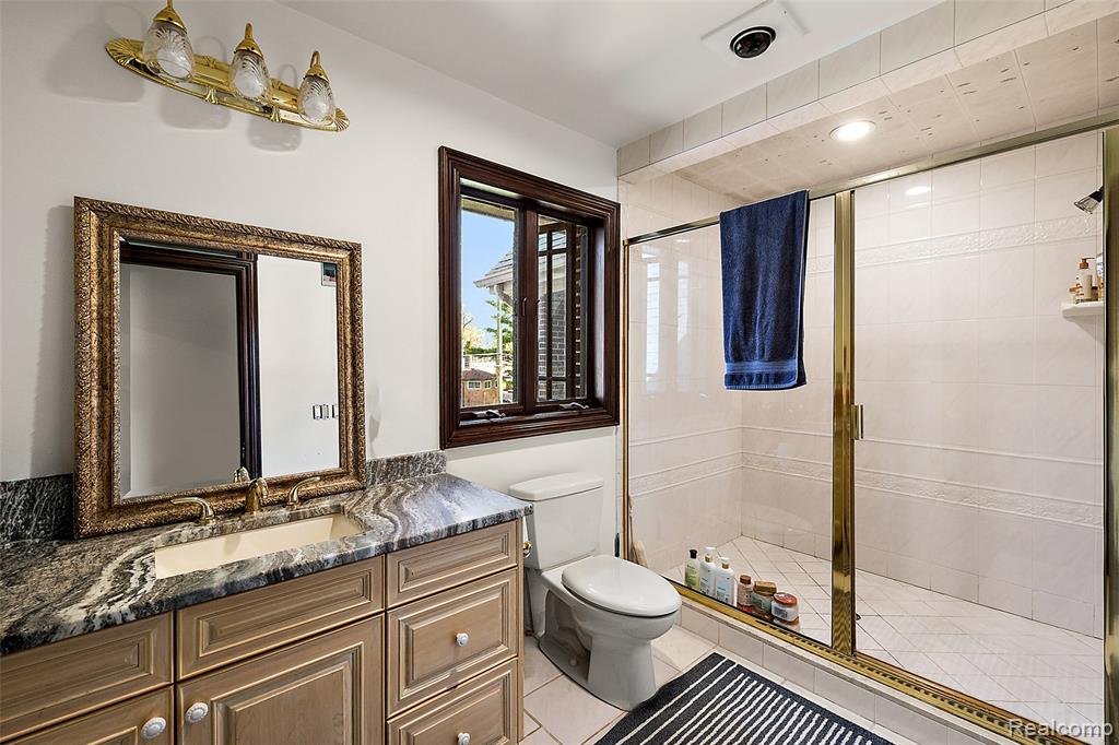 985 James K Boulevard, Pontiac, MI 48341 — Photo 24