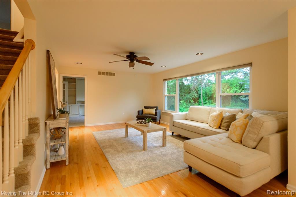 9084 W WALDEN Drive, Van Buren, MI 48111 — Photo 7