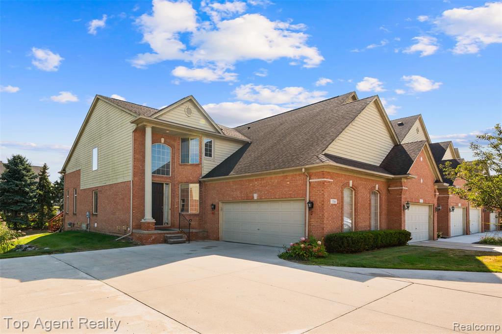 1066 Lorenzo Court, Troy, MI 48085 — Photo 2