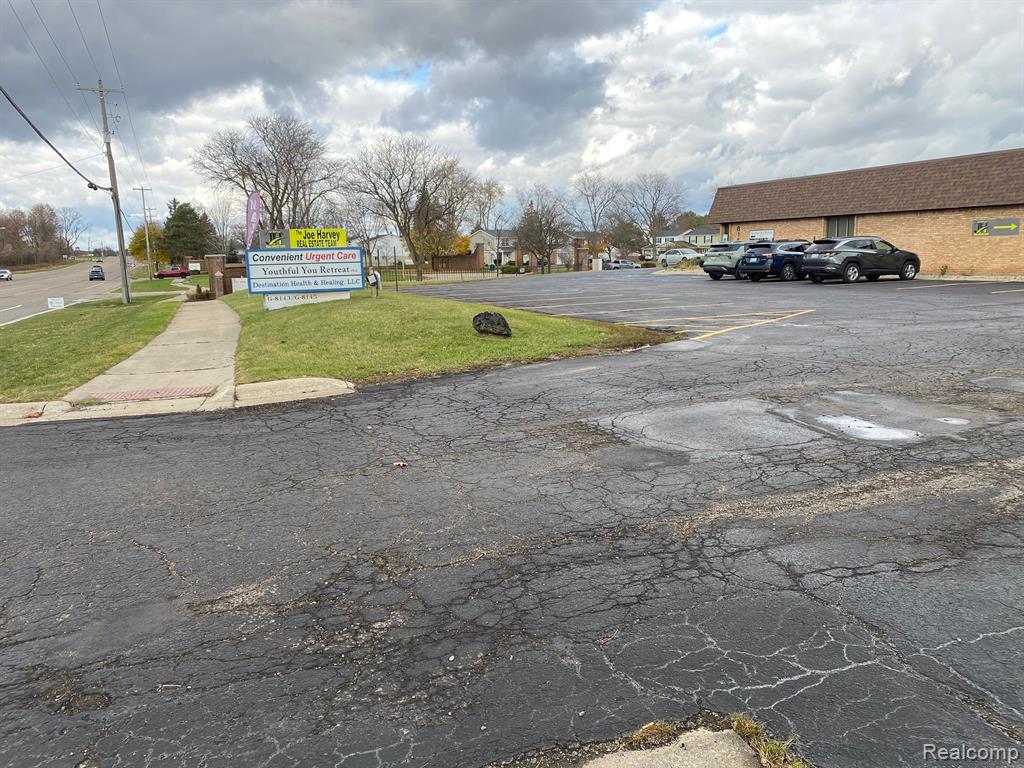 8145 S SAGINAW Street, Grand Blanc, MI 48439 — Photo 3