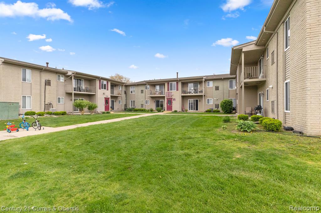 10033 ALLEN POINTE Drive, Allen Park, MI 48101 — Photo 31