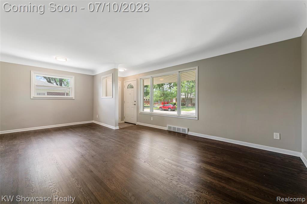 9370 Gillman Street, Livonia, MI 48150 — Photo 31