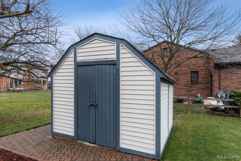 45303 CLAYMORE Drive, Canton, MI 48187 — Photo 56