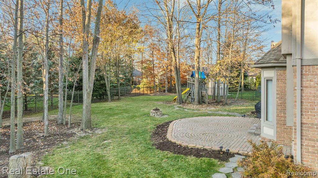 43581 NAVES Court, Clinton Twp, MI 48038 — Photo 64