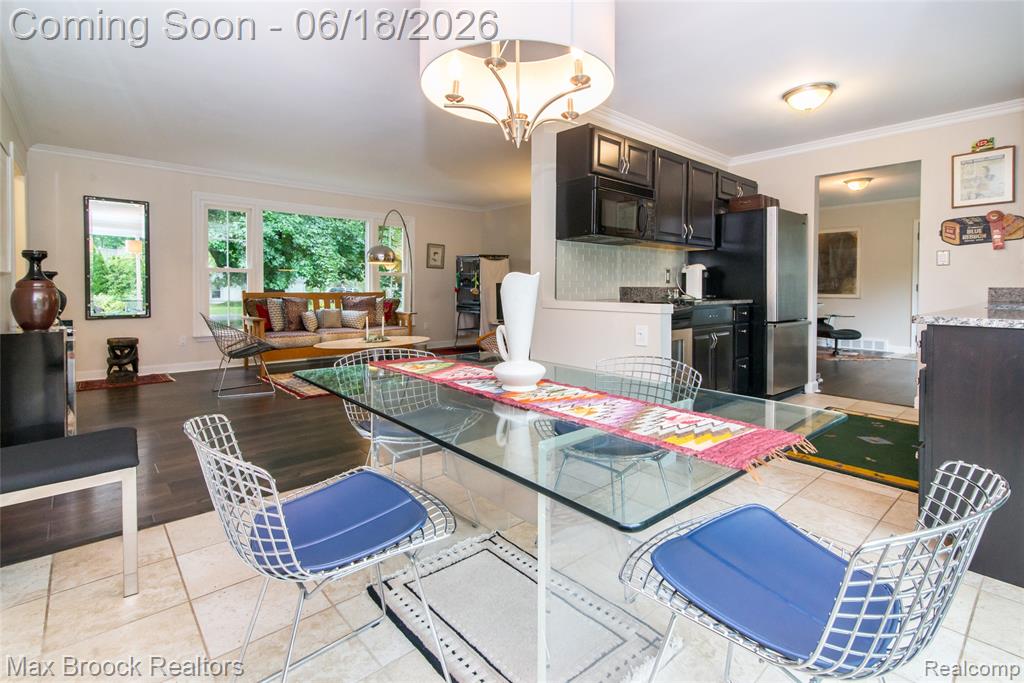 6799 E Dartmoor Road, West Bloomfield, MI — Photo 8