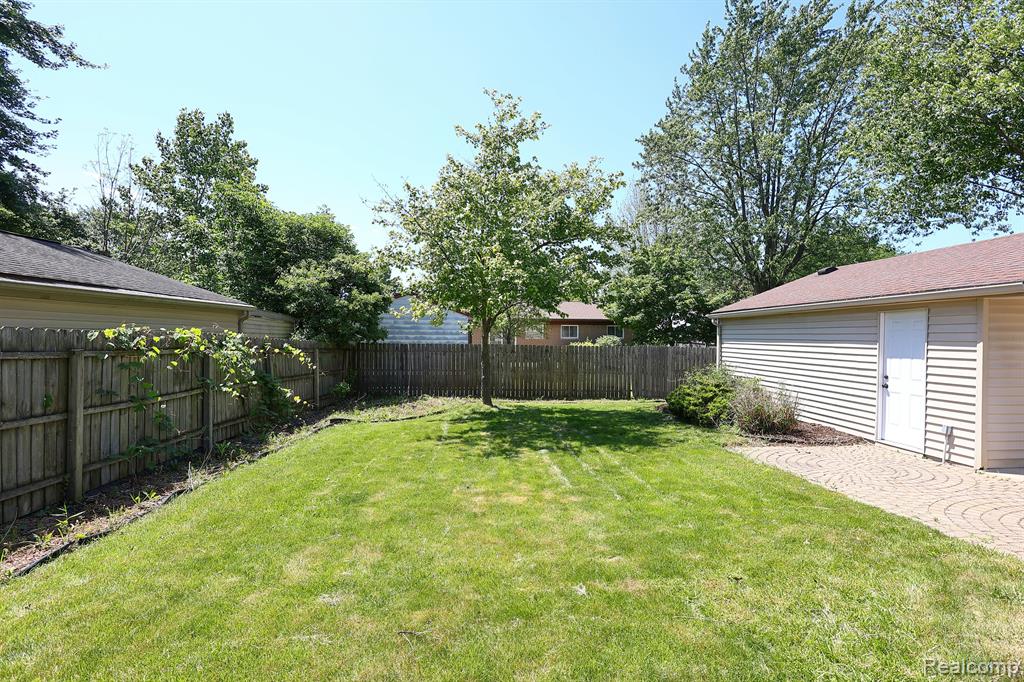 9858 FAIRBANKS Street, Van Buren, MI 48111 — Photo 33
